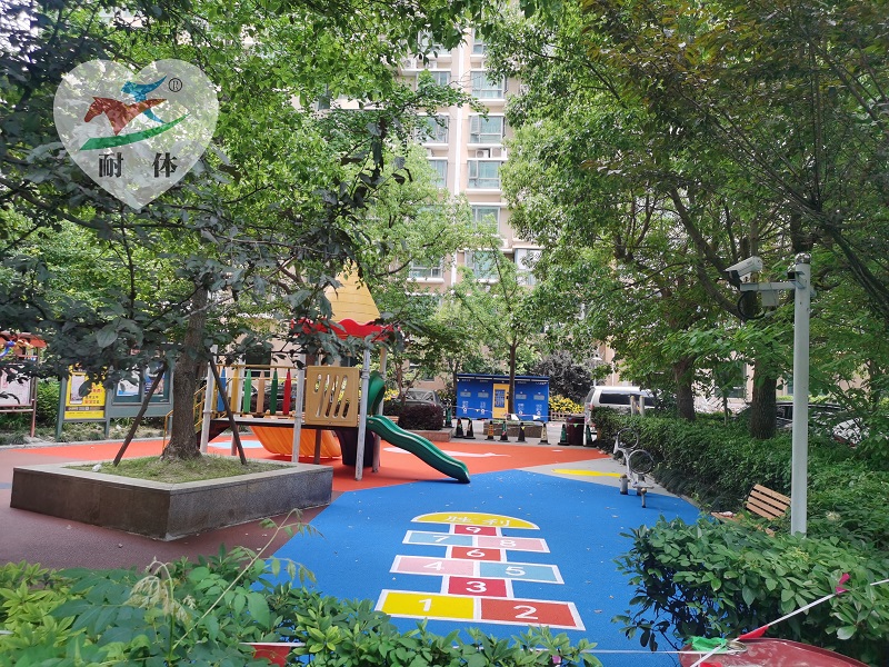 小区儿童游乐场环保透气渗水型塑胶地坪